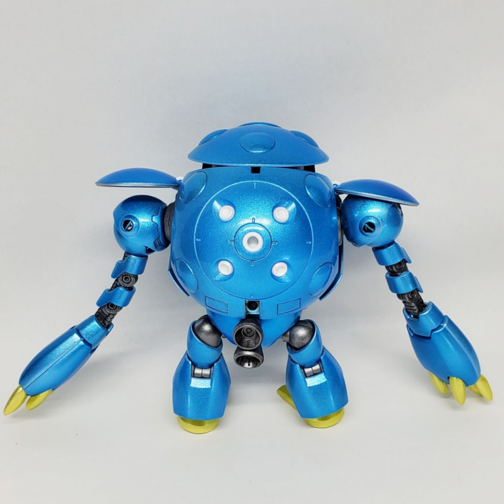 後ろ姿も可愛い💕アクションベースに刺してたからお尻に穴が…