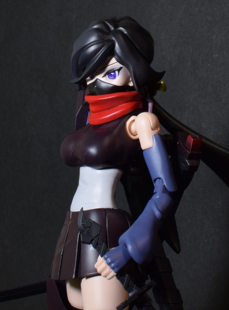 目はUVレジンでキラキラです。