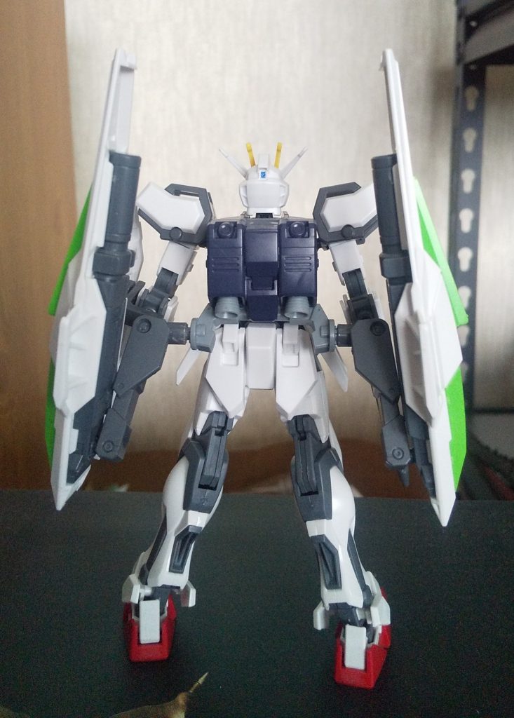 オリジナルストライカーの元としてペイルライダーのバックパックとキャノン等のアーム？をまとめました。左右のバインダーはビルドファイターズのサポートウェポンシリーズのバイクっぽいやつから。イメージとしては、スラスター追加による機動性とバインダーでの安定性の向上、としています。