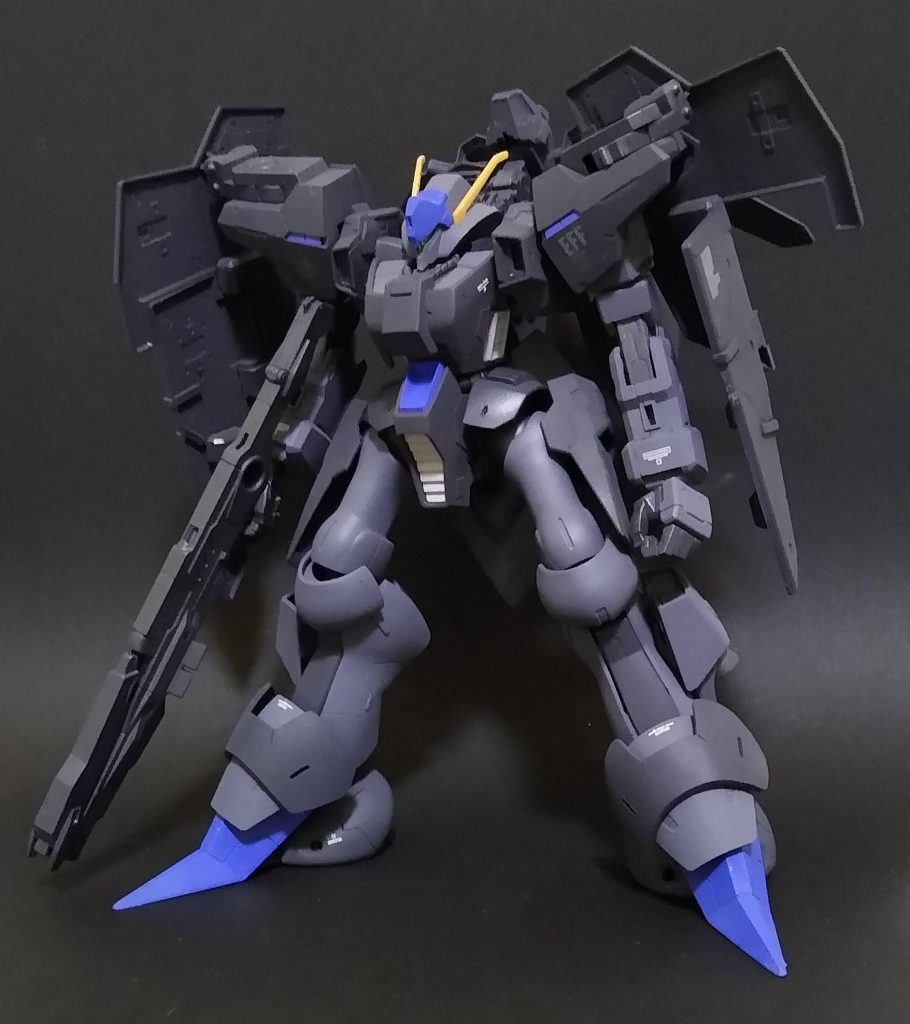 バイアランの飛行能力を維持しつつ、通常の腕に変更して汎用性をもたせた量産検討用試作機のスナイパー仕様という設定です。色は悩んだあげくのセンチネル風カラーです。制作工程に別バージョンのカラーリングも載せてます。