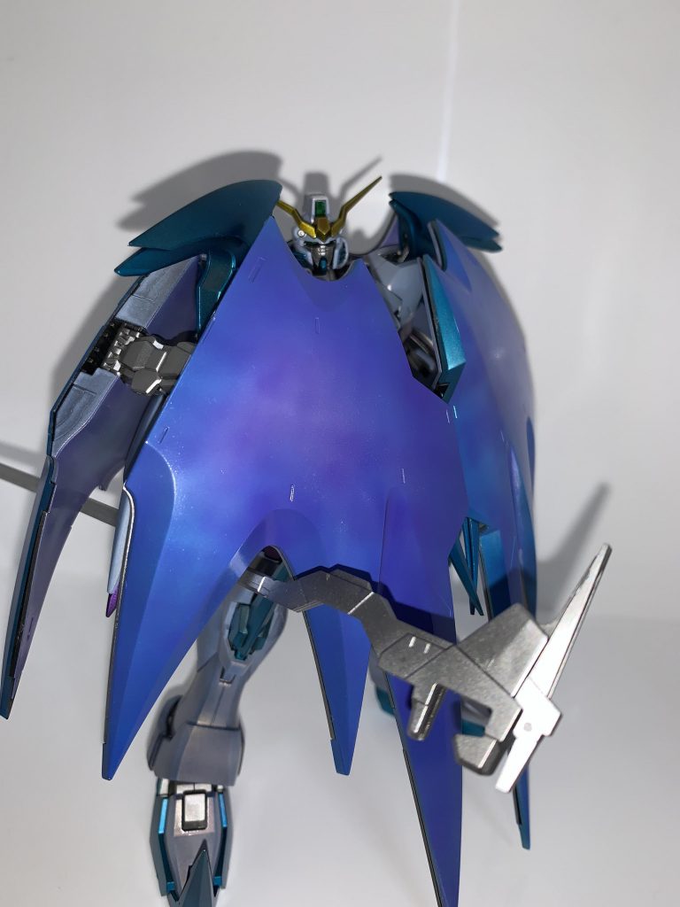 メインカラー一発目だったので水色に合うカラーリング仕上げにガイアノーツ 黒サフ→クレオスメッキシルバーnext→ガイアノーツ 各クリア(青紫黄)