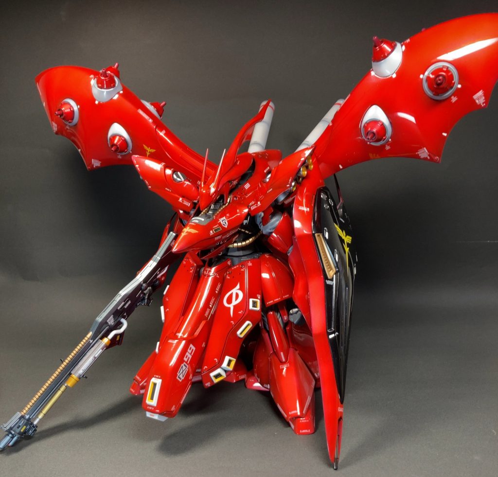 デカールはキット付属シールとハイキューパーツさんのコーションデカール1/100白を張り込んでいます。