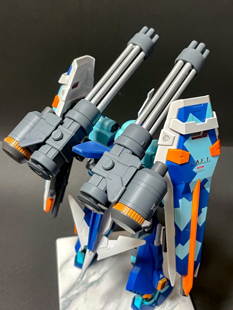 ほぼそのまま使ってるビルダーズパーツのジャイアントガトリングもいい感じのサイズ感かと