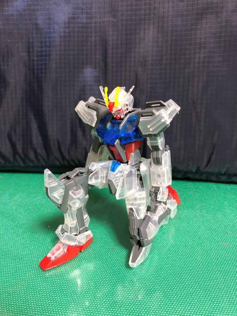 可動も十分　ただ個体差かもしれないけど肩のアーマーが動かしづらい