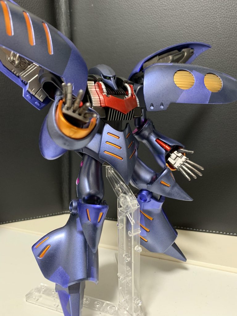 撮り方の問題もありますが、メタリック感が時間と共に鈍く…トップコートを手抜きしたせいですね。これも味と思います！ちなみに目はオーボルトを埋め込んでます。