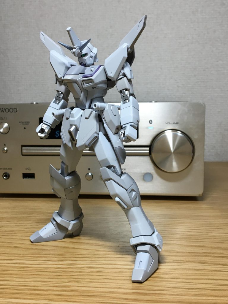 本体です。モノクロームな配色が気に入っています。