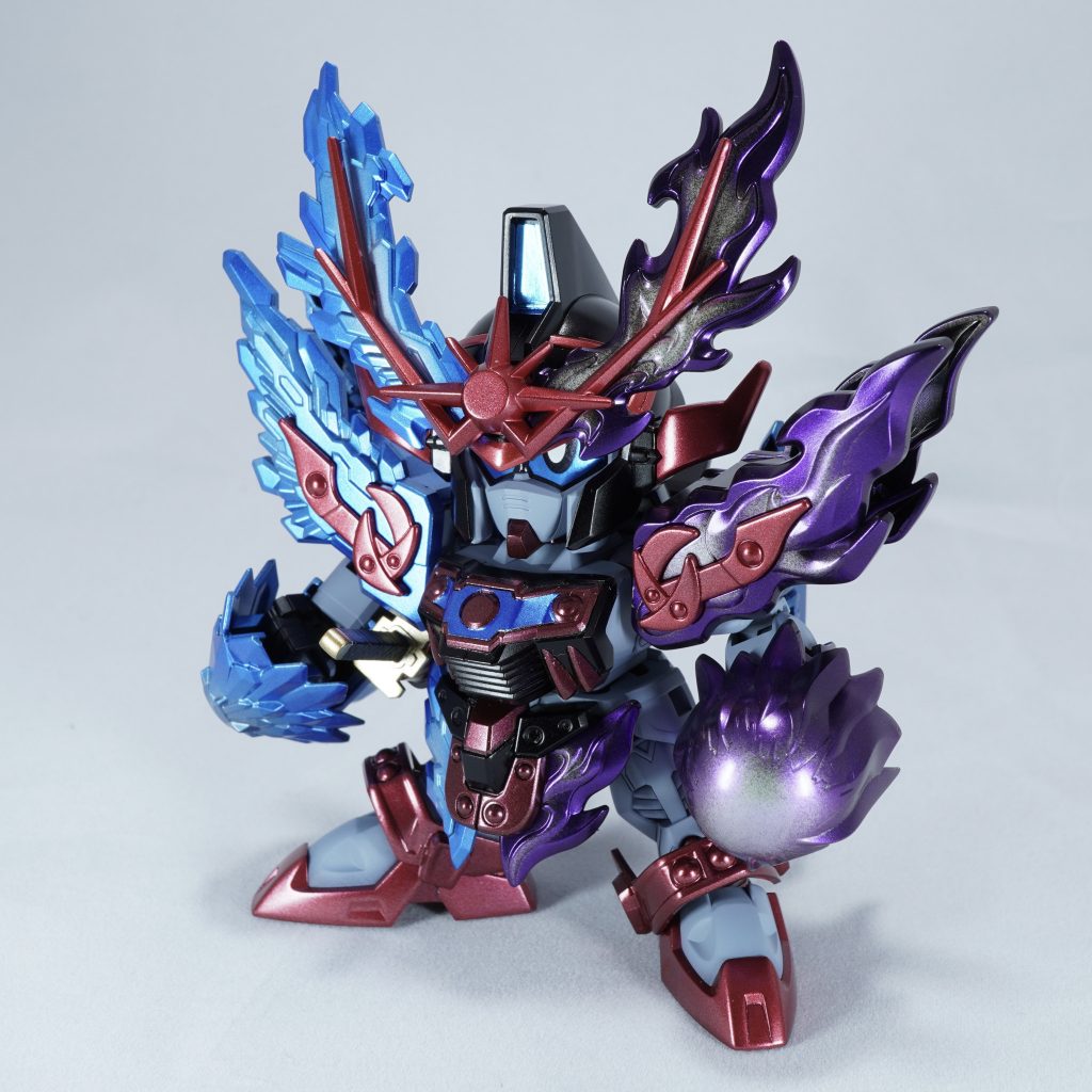 プレバンの黒い武者ガンダムに触発されて黒い鎧にしてみました。黒いガンダムの炎と言えばやっぱり紫でしょう！