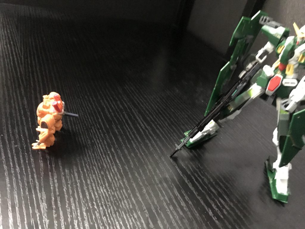 探索ロボ「セラフィムより、νsガンダムミカケタラキョウリョクシテシロコイ」