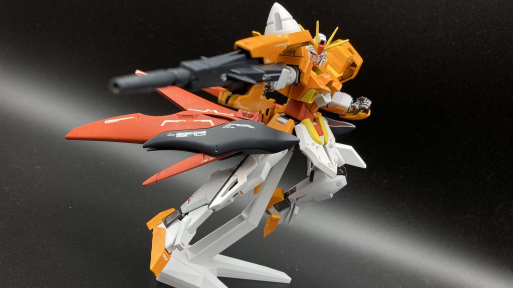 これ以外にもなにかと破損のあった本機ですが、無事完成し、ポージングも取れたのでオッケーです‼️(ただ、ポージングの最中にもパーツが破損しましたが…)そして、こちらの機体は追加武装も作成していますので、完成したらまた投稿させていただきます‼️最後までご覧いただきありがとうございました‼️