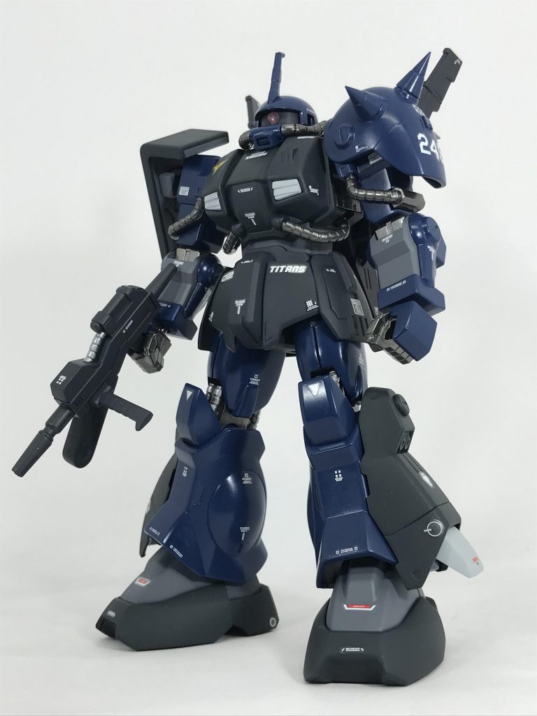 機体No.245 僚機その1のハイザックです。こちらは多少手を加えており、頭部をザクのモノに置き換えてます。ブレードアンテナを付けたかったもので… (^^;)