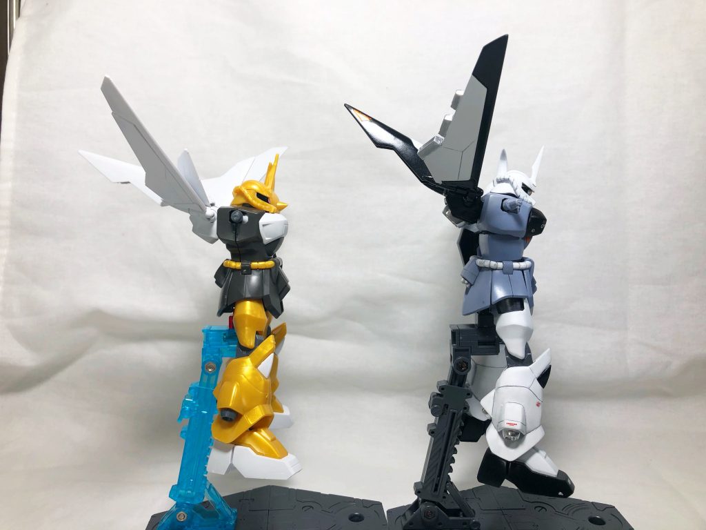 腰もいじってます。