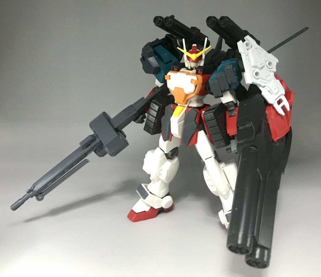 初期プランアーマードと比較して手持ち武器の大型化、肩武装は控えめにみたいな調整にしようとしていた