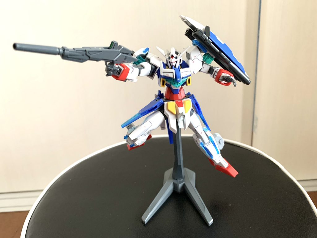 ビルドガンダムAGE-2ノーマルビルドガンダムAGE-2の基本形態、ビームライフル、バズーカーシールド、腰部の2機のCファンネル、ビームサーベルを武装として搭載している。