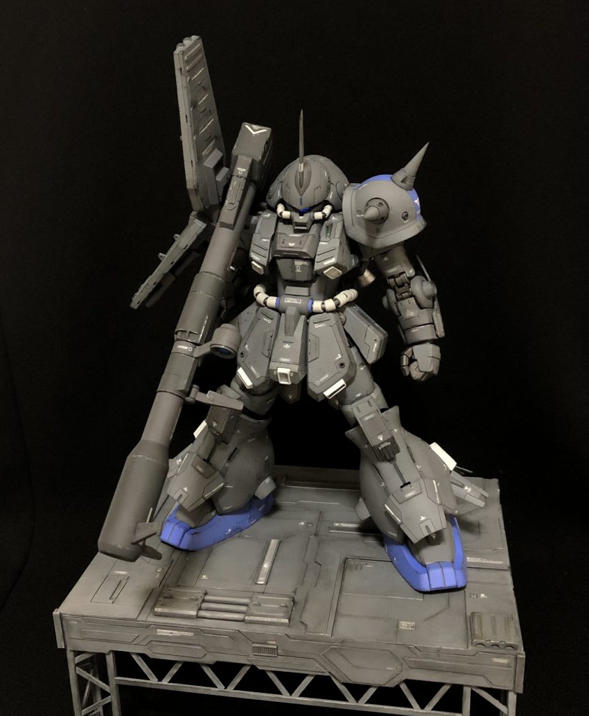 台座もマラサイに合わせて作成。コロニー外壁風。