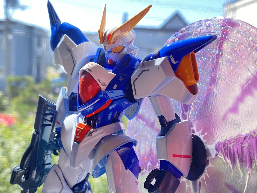 デカールとグロス吹き、自然光で。