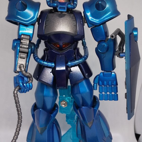 ラルさんのグフ。メタリック塗装です。