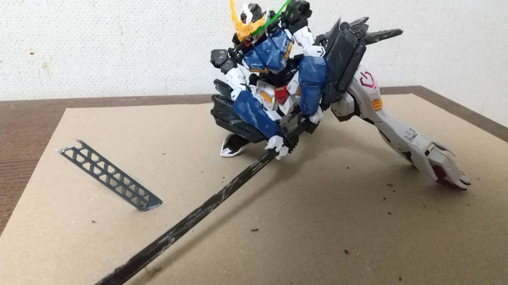 塗装前です。眼光のエフェクトはランナーから作りました。