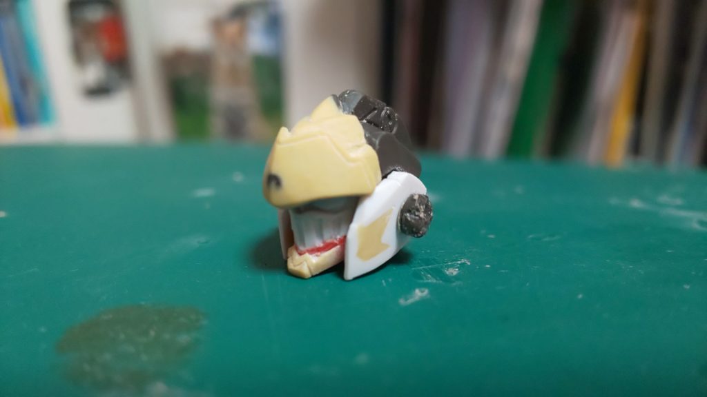 パテを盛ったり、鎧っぽくいい感じにしてます！