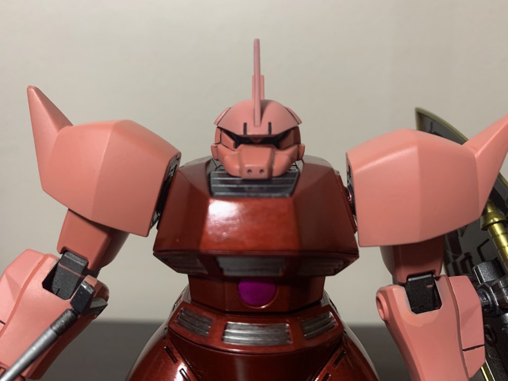 わかりにくいですが、モノアイは100均のビーズに変えています。