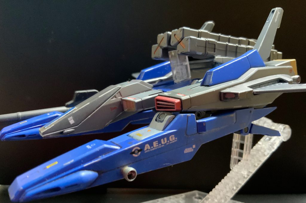 現代風の解釈で宇宙仕様の航空機にはスラスターが必須と思い増設