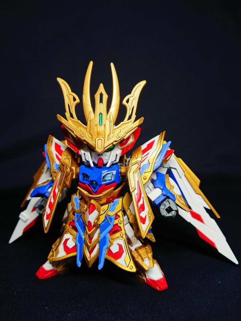 翼を下ろした素立ちの状態だと、特に翼と頭身のバランスが改善されているのがわかりやすいかと思います。