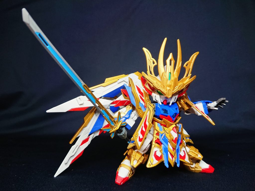 倚聖曹操はSDCSゼロカスタムを各部に使用し頭身バランスを見直し、翼もサイズ感を合わせるためBBアーリーウイングに変更しました。