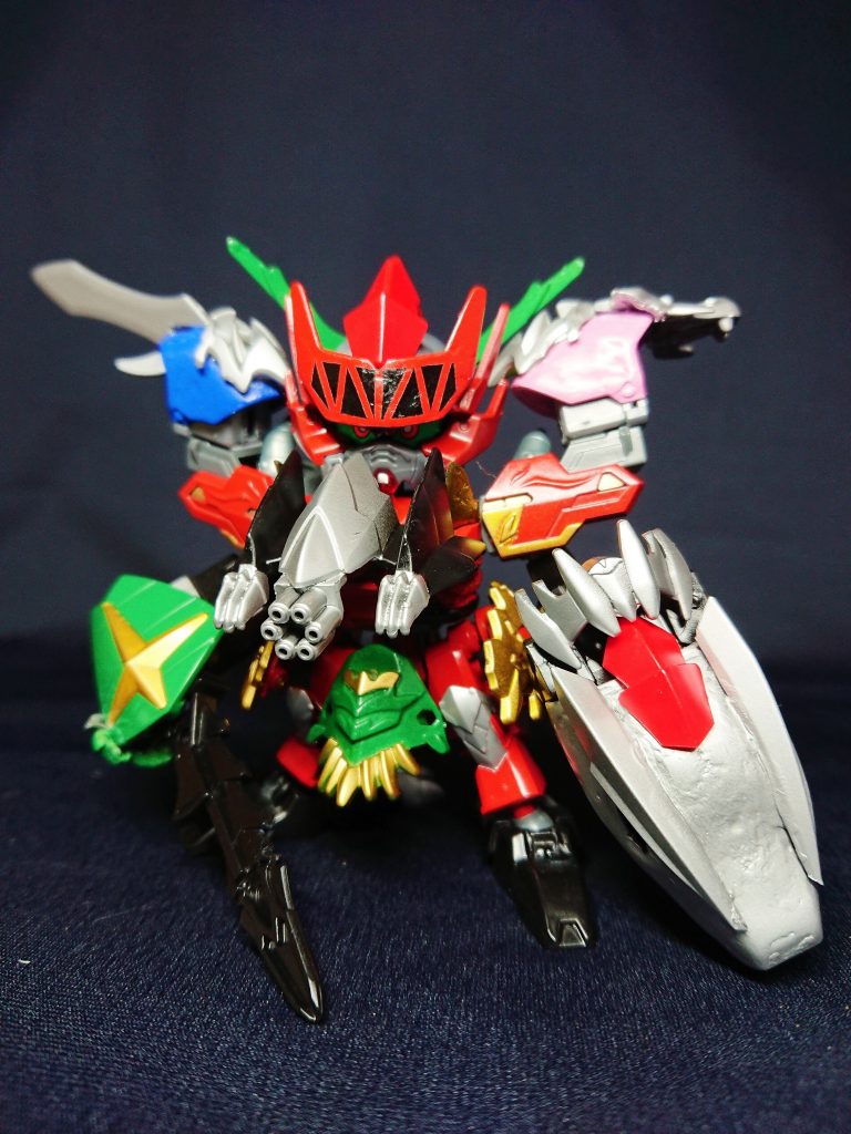 ガンドランド大陸の竜の騎士の1人。格闘戦を得意とするが、ナイトワールドに転生してからは武器も扱うようになった。見た目は怖いが騎士道精神の高い戦士。