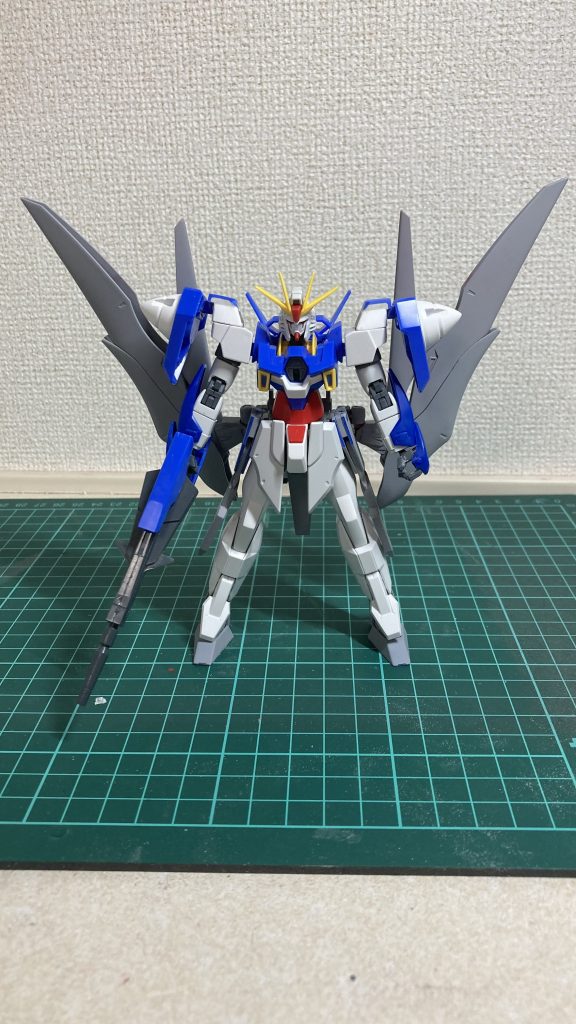 塗装前はこんな感じです実はこの写真を撮った後、塗装時にリアスカートとウイングの基部が破損してしまったため、改善を図りました