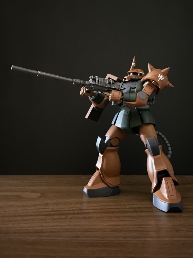 ザク・マシンガンとマゼラ・トップ砲にはドライブラシも入れて見ました。