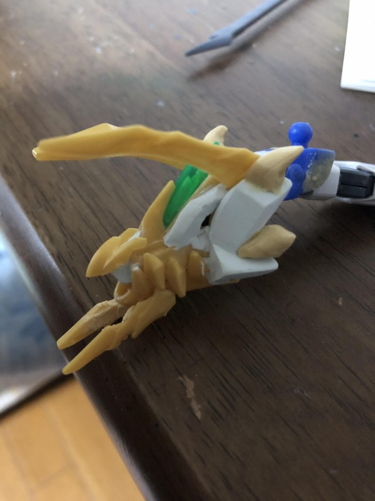 ジンオウガの顔はこんな感じで関羽νの龍の顔を改造しました。