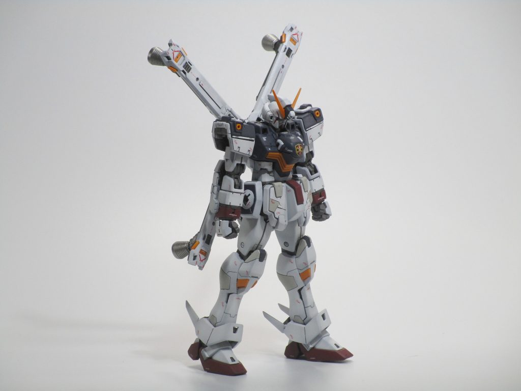 素組状態の色合いがとてもカッコよかったので、青と赤のパーツはランナーの色を意識しました。落ち着いた色が出せてお気に入りです。