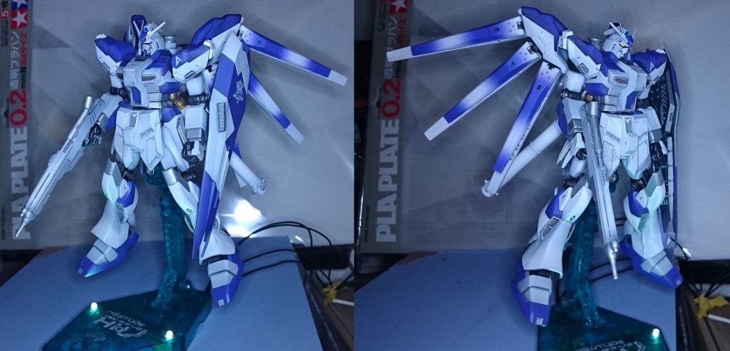 2016年塗装が完成したばかり当時の状態ですこの時はバズーカはスタビライザーの上ではなくスタビライザーを外してできたスペースにマウントしましたアクションベース2に緑のLEDを仕込んでサイコフレーム風な演出をしようとしたけど残念ながら効果は非常に薄いでした