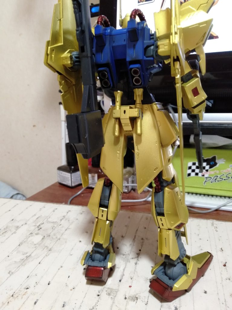 80年代の流行でした、ロングテール(笑)俺が欲しい”百式”はこんな感じのアレンジです、如何だったでしょうか?あとは仕上げにバーニアの塗装とデカール・・・デカールは到着待ちですがwww