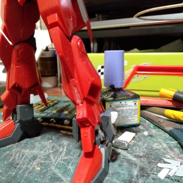 RE/100ガンダムMK-Ⅲ８号機　・・・う～ん本日中に完成は無理っぽいね（笑）矢立文庫の資料片手に細かな相違点を小改造してたら・・・あ～もぉ疲れるわッ‼「おのれ、ディケイドめ‼、アレンジしやがって」ってバンダイかｗｗｗ。まぁ相違箇所というか改造個所は御手元のRE/100ガンダムMK-Ⅲを見ていただき、「しょうもない箇所改造してやんの（笑）」って観ていただければと。ではまた（2枚目）