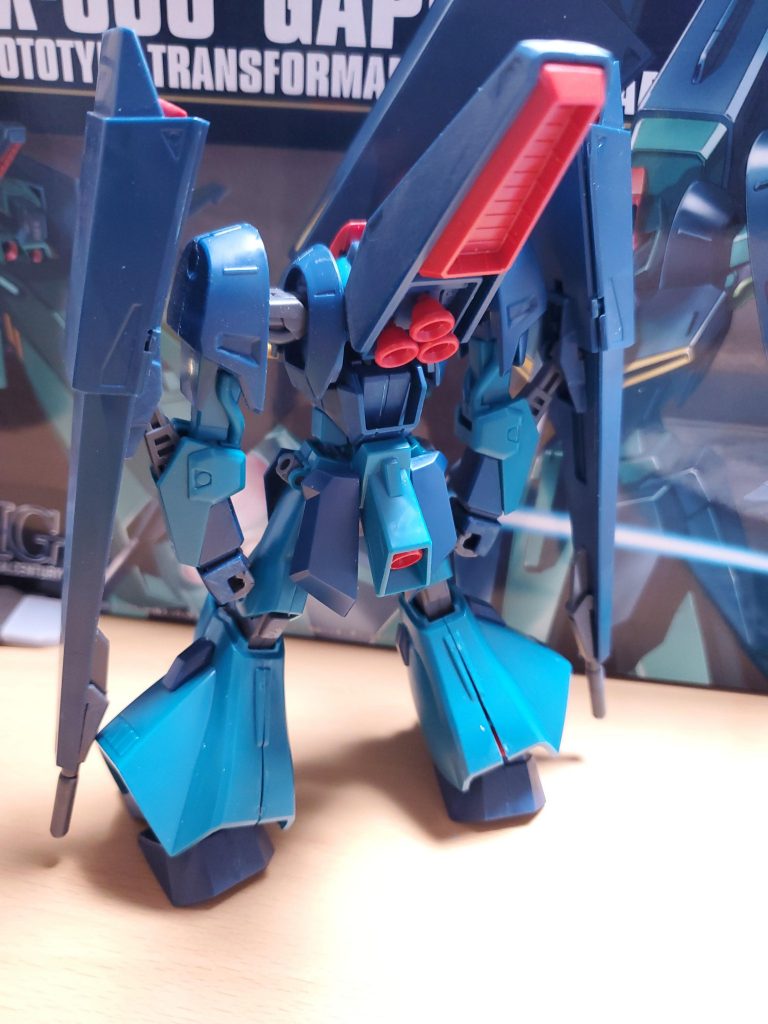 ディティールアップ前のギャプラン(リアビュー)バインダー内部のバーニアを塗装するだけでも印象が変わりそうです。