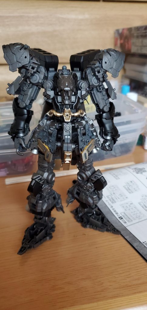 内部フレームはガンメタサフ黒サフExゴールドです。