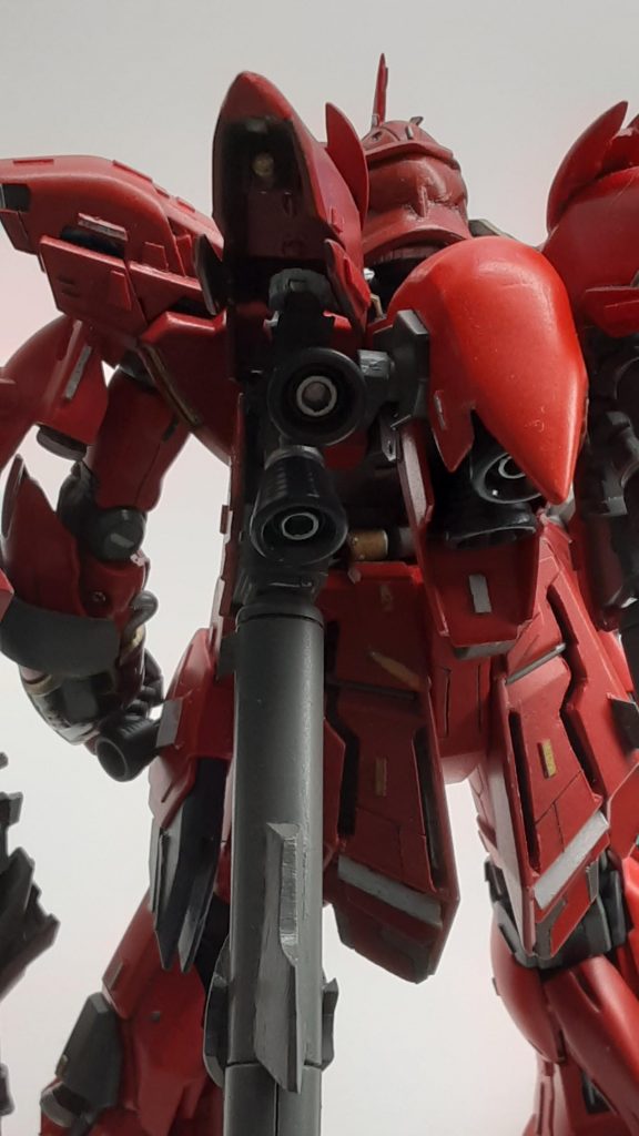 フレキシブルスラスターのカバーの上部パーツはフレームとの間にボールジョイントを挟んで出力最大時の展開と閉じた状態を再現できるように改造しています。