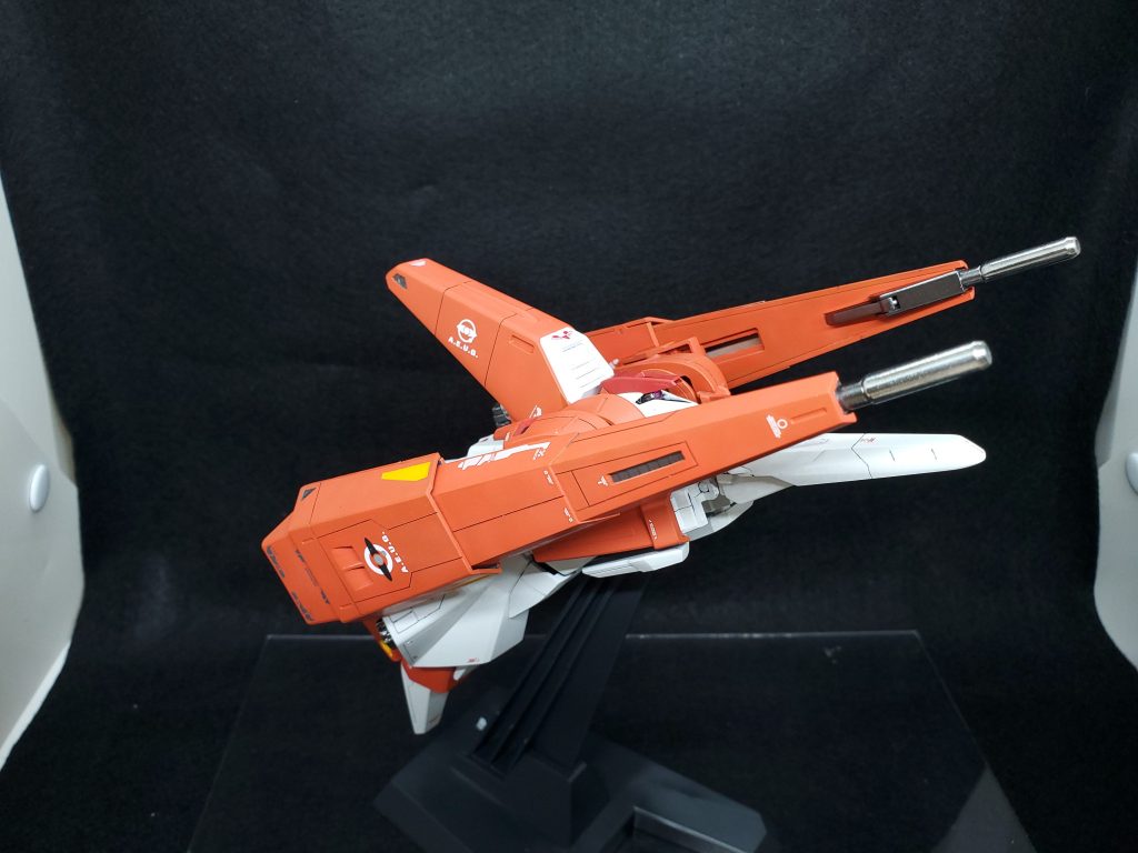 かなり前のキットながら差し替え無しでの完全変形を実現しているギャプラン。バンダイさん凄いです……