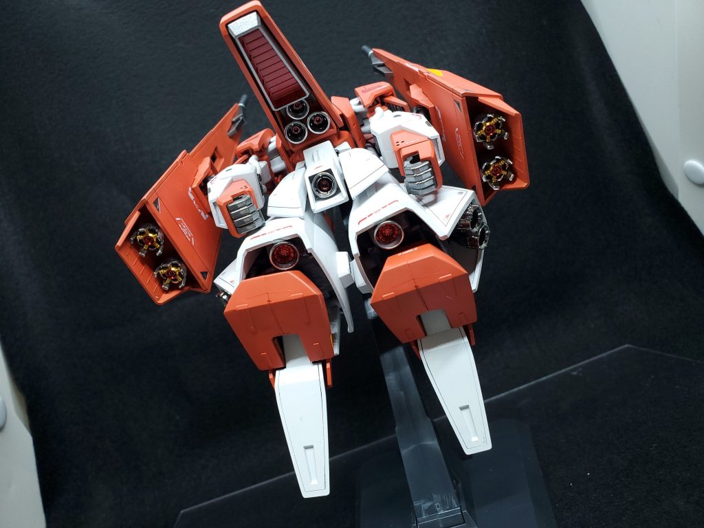 変形時のリアビューバーニアがメタリック塗装で目立っているのがお気に入りです(*´▽｀*)