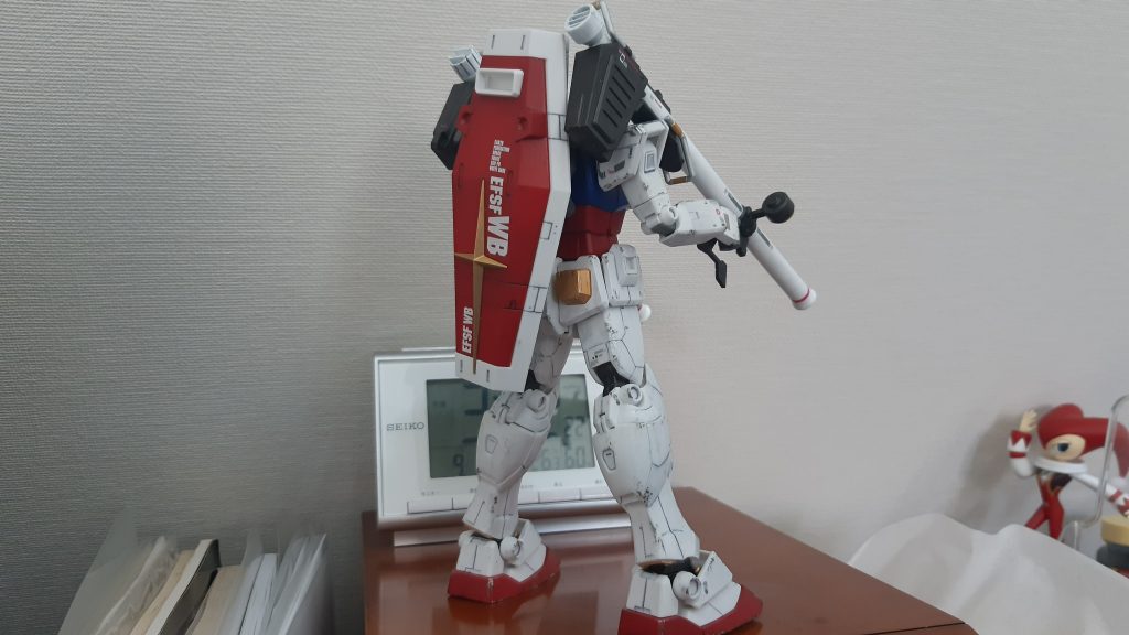 デカールは、MG 3.0のものを使える箇所だけ貼ってます。