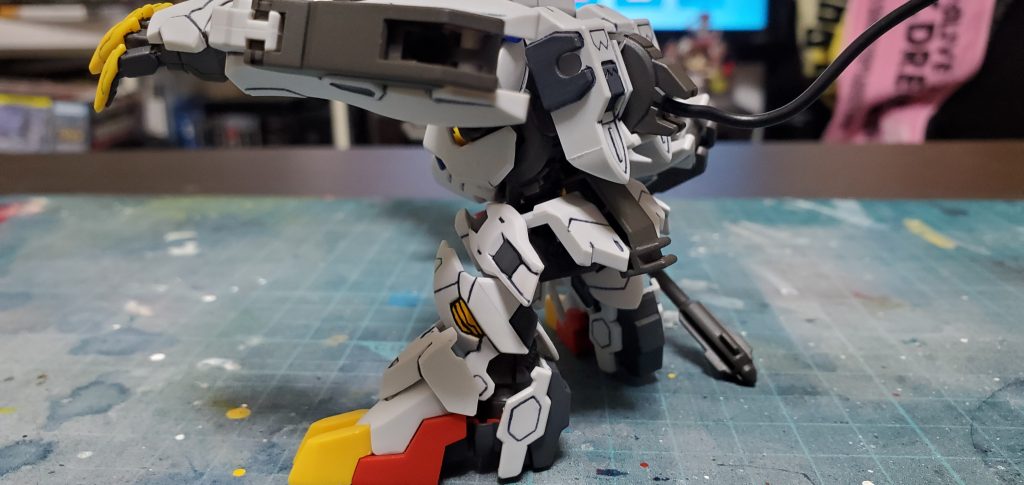 あとは腕や腰、バックパック、踵などにグレーが少し足りていないのでそこを塗装するとメリハリがうまれます。