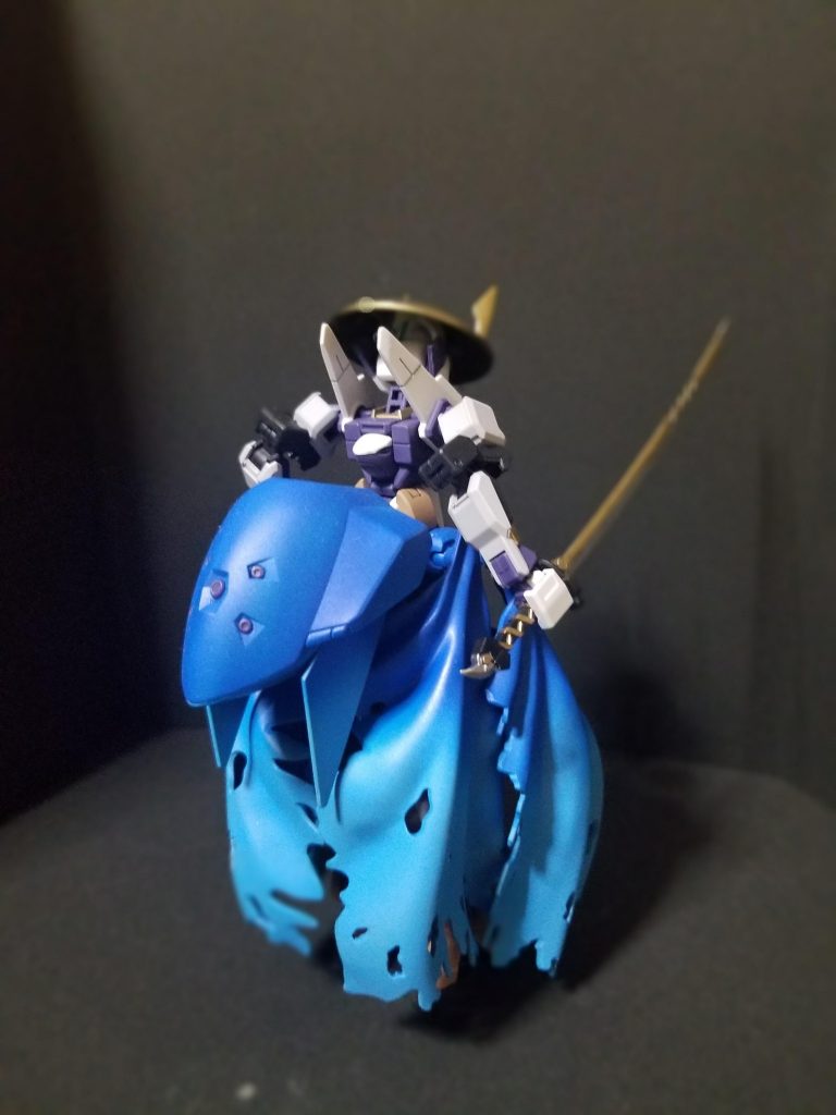 背面今回はグラデーション塗装の練習もかねて制作していきました。スカートの部分ですが思ったより綺麗にいって良かったです。