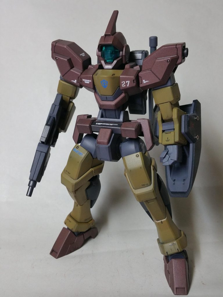 素立ちから。普通に合わせ目消して適度にディテール加えてのお手軽スタイルで。