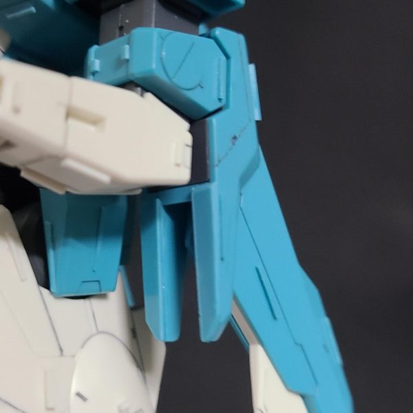 HG クランシェカスタム　凸モールド追加終了腕裏の肉抜きを成型色プラ板で蓋をして処理。可変時でも干渉なし。良かった。（2枚目）