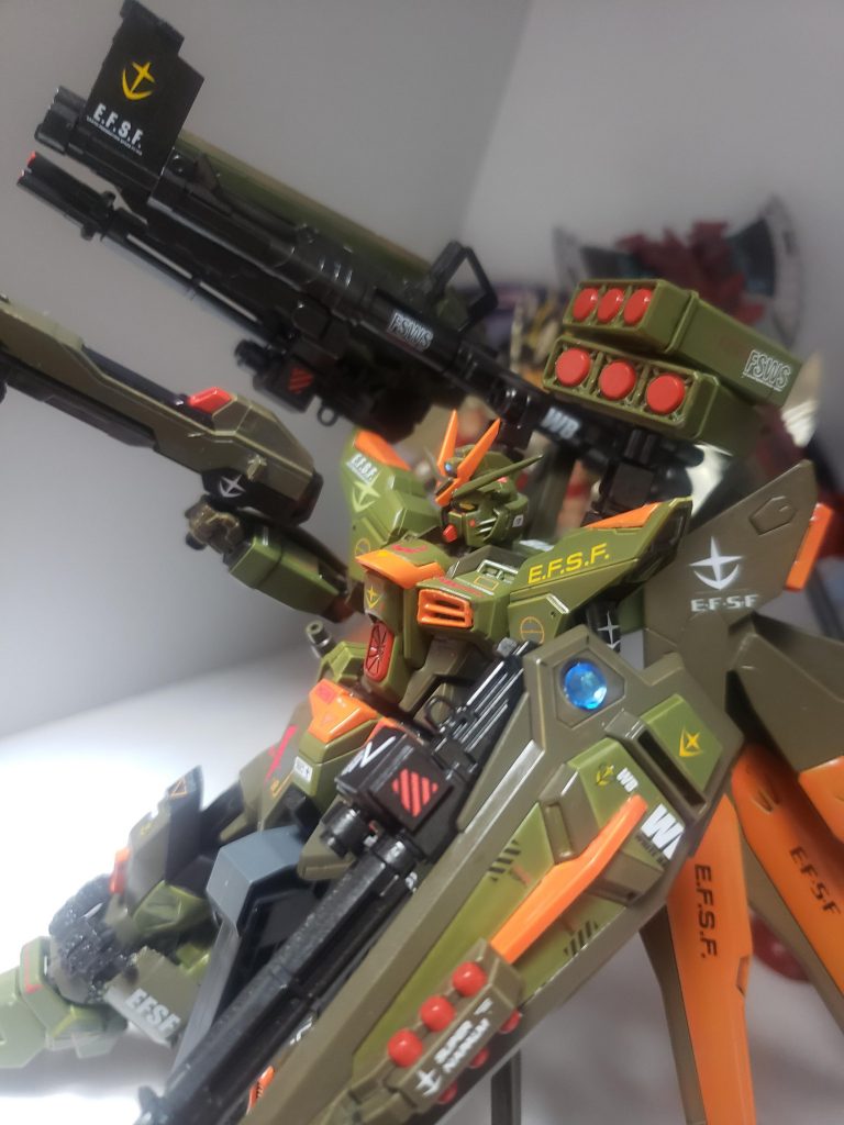 デカール貼り終えて、つや消しトップコート待ちです。