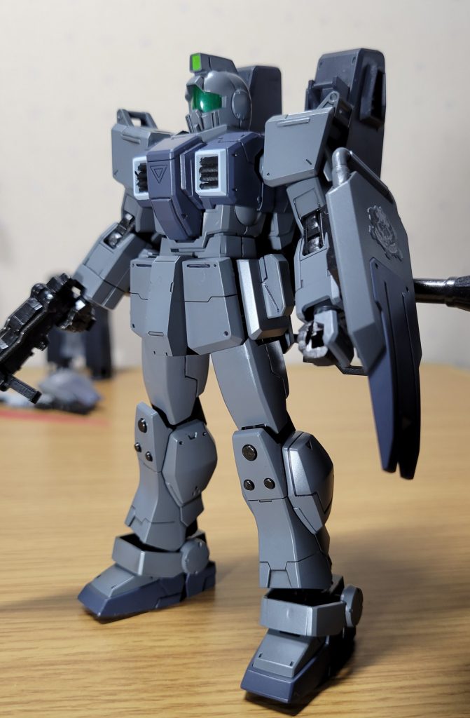 どれも可動部が優秀で、色んなポーズとれるいいガンプラですね。