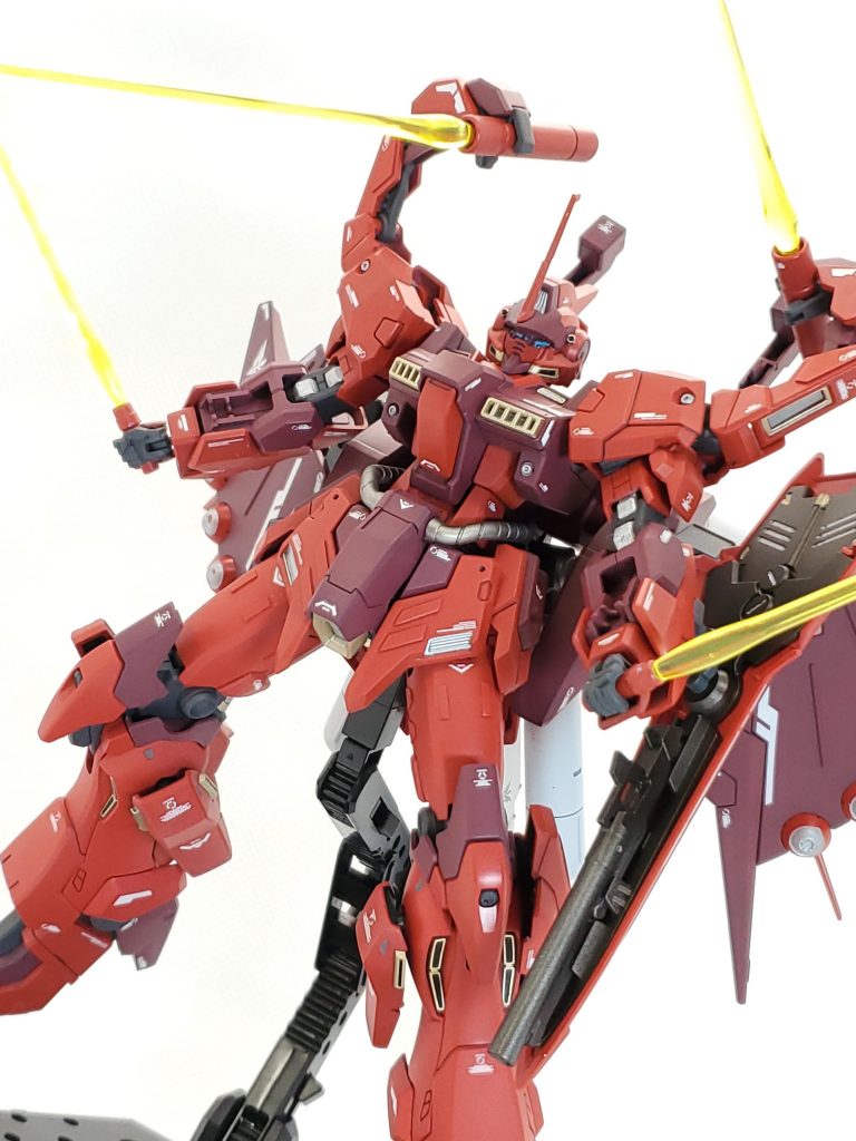 リッター(騎士)だけあってサーベル4本持ちは非常にカッコいいです!デカールは白色ばかりですが十分情報が増した感じがしますね。