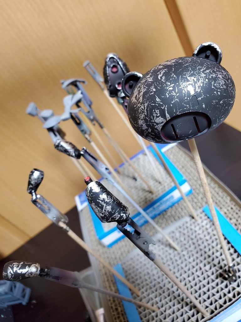 クリアーレッド塗装前シルバーの塗装時に表面が少し荒れましたが研ぎ出しでカバーしています。