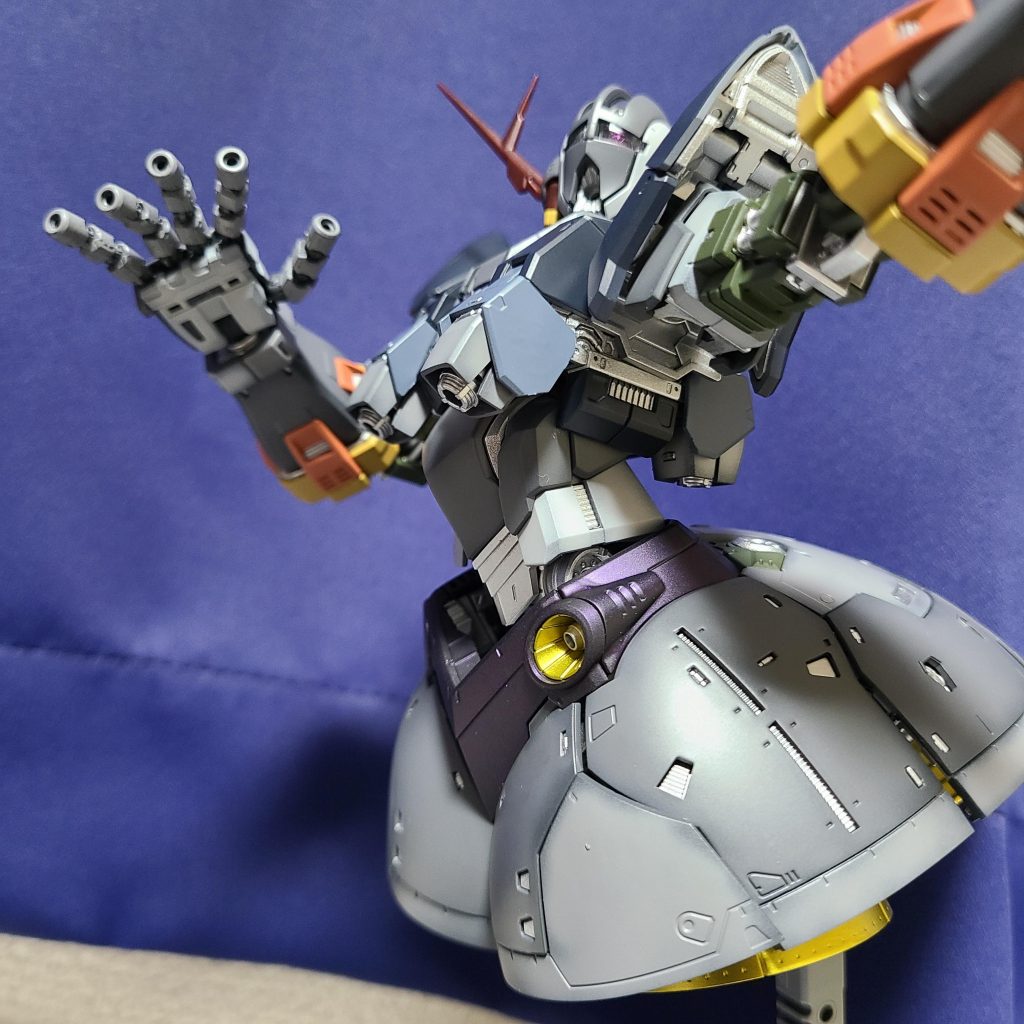 下から…デカくて強そうな感じが出ているといいんですが…