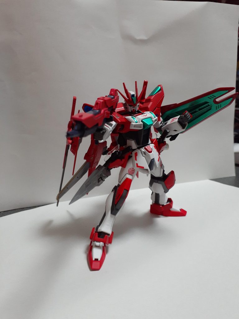 ストフリから借りてきたライフル。片腕で撃てるのだろうか、いや、撃つ！()